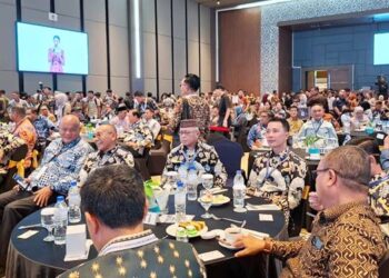 HADIR. Bupati Gorontalo Sofyan Puhi saat mengikuti Rakernas APKASI