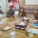 Wakil Gubernur Idah Syahidah Rusli Habibie bersama Tim Satgas MBG Provinsi Gorontalo saat melaksanakan rapat evaluasi progres pembangunan SPPG, Jumat (23/1). (Foto – Fadly/Diskominfotik)