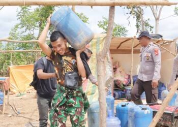 Sejumlah galon berisi solar bersubsidi ilegal yang diamankan pada pelaksanaan penertiban PETI di wilayah Pohuwato oleh tim gabungan baru-baru ini.