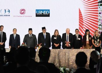 Presiden Republik Indonesia Prabowo Subianto menyaksikan penandatanganan 11 nota kesepahaman (Memorandum of Understanding/MoU) senilai 38,4 miliar dolar Amerika Serikat (AS) antara pelaku usaha Indonesia dan Amerika Serikat dalam sesi roundtable Business -Setpres-