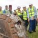 Pemecahan kendi sebagai dimulainya peletakan batu pertama pengembangan bandara Djalaludin untuk mendukung terwujudnya embarkasi haji penuh Gorontalo, Jumat (20/2). (Foto : Dok Pemprov/Bahrian)