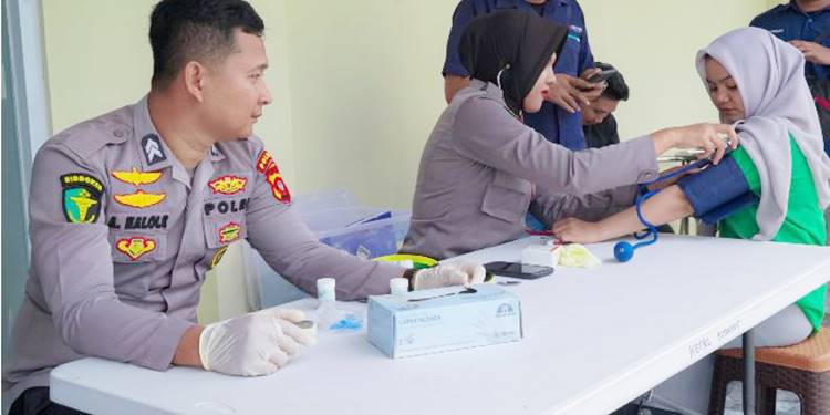 Inovasi Pelayanan Publik, Polda Gorontalo Hadirkan cek kesehatan Gratis di Kawasan Niaga Senin (23/02/2026).