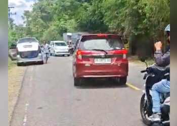 Salah seorang oknum pengemudi mobil tak terima diberikan surat teguran.