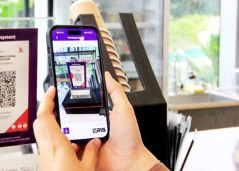 Transaksi digital menggunakan fitur pembayaran QRIS di aplikasi mobile banking Muamalat menunjukkan trenpositif. (foto: dok-istimewa)