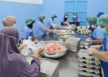 Penyiapan makanan bergizi gratis (MBG) di SPPG Polres Pohuwato.