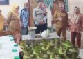 Bhabinkamtibmas Polsek Limboto Polres Gorontalo, Brigpol Rizki K Abdullah, S.H., bersama Pemerintah Kelurahan Kayubulan Kecamatan Limboto Kabupaten Gorontalo melaksanakan sidak terhadap distribusi Gas elpiji 3 Kg, Senin (23/02/2026).