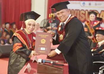 Pelaksanaan wisuda ke-59 Universitas Negeri Gorontalo (UNG), yang digelar di Auditorium, Senin (2/2/2026). (F. Istimewa)