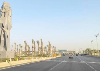 Jalan tol di Mesir terdiri dari lima lajur dan sangat lebar. Selain itu tarifnya supermurah.-Harian Disway-