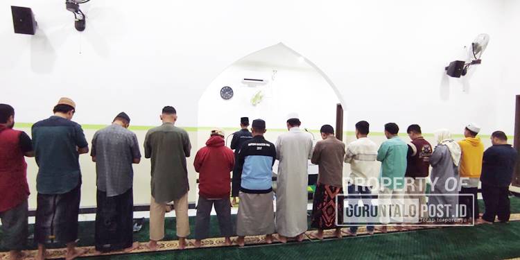 Suasana Salat Lail pada 10 malam terakhir di Masjid Al Kautsar