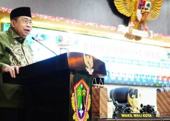 Wali Kota Gorontalo, Adhan Dambea ketika memberikan sambutan pada kegiatan Rapat Paripurna DPRD dalam rangka peringatan HUT ke-298 Kota Gorontalo, Senin (30/3/2026). (Foto: Prokopim)