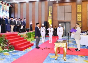Pelantikan Ketua dan Pengurus DPP Ikatan Keluarga Alumni Pendidikan Tinggi Kepamongprajaan (IKAPTK) Provinsi Gorontalo periode 2025–2030 di Gedung Azlea Convention Center, Kota Gorontalo, Kamis (26/3). (Foto : Mila/diskominfotik)