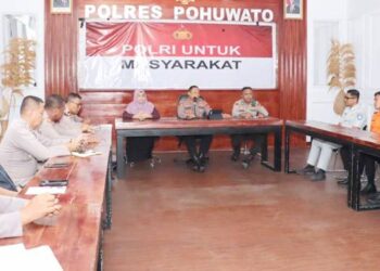 Kapolres Pohuwato, AKBP H. Busroni,S.I.K.,M.H. memimpin rapat koordinasi lintas sektoral bersama seluruh instansi terkait, untuk membahas tentang pelaksanaan operasi ketupat.