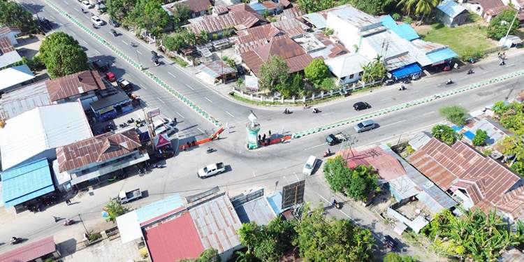 Tak adanya perayaan pacuan kuda pada saat perayaan ketupat, membuat jalanan di Desa Yosonegro, Kecamatan Limboto Barat, terlihat lancar dan tidak ada kemacetan parah seperti tahun-tahun sebelumnya.