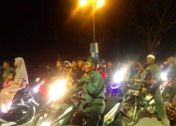 Ribuan Warga Meriahkan Pawai Takbiran Keliling Desa di Kecamatan Masama
