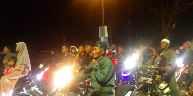Ribuan Warga Meriahkan Pawai Takbiran Keliling Desa di Kecamatan Masama