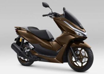 MAKIN MEWAH: Tampilan baru Honda PCX160 menjadikan skutik premium ini makin berkelas, dan memperkuat percaya diri bagi penggunanya. (foto: dok-AHM)