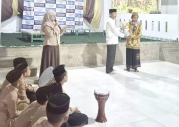 Teaching and Giving (TNG) ke-16 Spesial Ramadan Camp yang diselenggarakan oleh komunitas 1000 Guru Gorontalo. (F. Istimewa)
