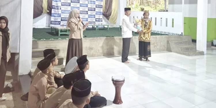 Teaching and Giving (TNG) ke-16 Spesial Ramadan Camp yang diselenggarakan oleh komunitas 1000 Guru Gorontalo. (F. Istimewa)