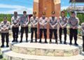 Kapolres Pohuwato, AKBP H. Busroni,S.I.K.,M.H. bersama Kapolsek Popayato IPDA Muhammad Kafin Adlan, S.Tr.K. dan Kapolsek Popayato Barat, IPDA Ilham Siplizand,S.Tr.K., melakukan pengamanan secara langsung di objek wisata Desa Torosiaje.