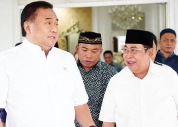 Pertemuan antara Wali Kota Gorontalo, Adhan Dambea dengan Anggota DPR RI, Rachmat Gobel.