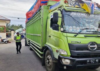 Truk odol saat diamankan petugas karena melanggar ketentuan angkutan barang.