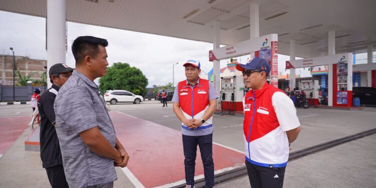 Tinjau SPBU Pertamina Patra Niaga Sulawesi Pastikan Kesiapan Energi Saat Hadapi Arus Balik