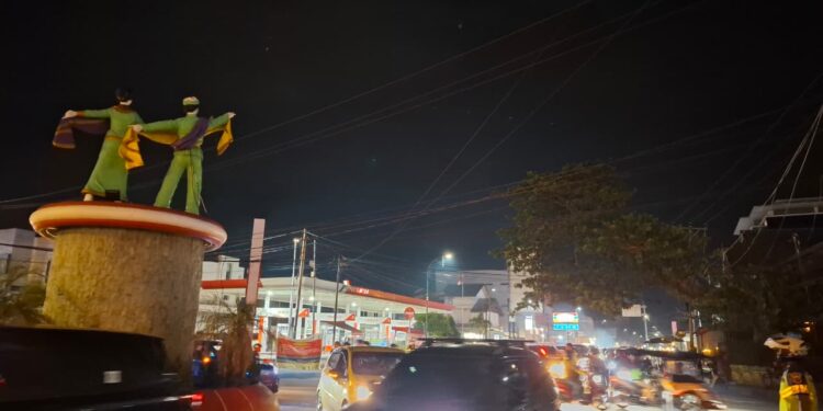 Jelang Idulfitri, Kawasan Bundaran Saronde Macet