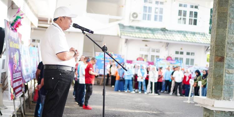 Wali Kota Gorontalo, Adhan Dambea ketika memberikan arahan pada kegiatan pencanangan Gerakan Indonesia ASRI, Selasa (31/3/2026). (Foto: Prokopim)