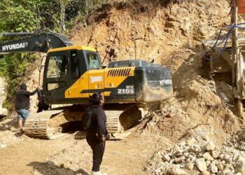 Satu unit alat berat jenis Ekskavator merek Hyundai berhasil diamankan oleh personel gabungan Polres Pohuwato, ketika melakukan penertiban pertambangan emas tanpa izin (PETI).