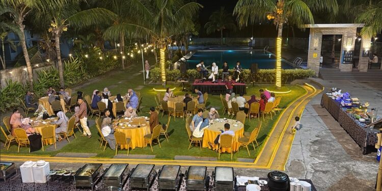 BaBaQaran Nusantara Cara ASTON Gorontalo Hadirkan Sensasi Malam Minggu yang Berbeda