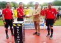 Wakil Wali Kota Gorontalo, Indra Gobel ketika membuka turnamen sepak bola Wali Kota Cup 2026, Senin (13/4/2026). (Foto: Prokopim)