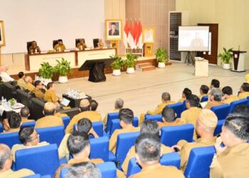 Pelaksanaan Dialog Kinerja Gubernur Gusnar Ismail bersama Pegawai BKPSDM, Senin (13/4/2026). (Foto : Mila/diskominfotik)