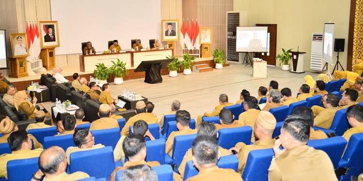 Pelaksanaan Dialog Kinerja Gubernur Gusnar Ismail bersama Pegawai BKPSDM, Senin (13/4/2026). (Foto : Mila/diskominfotik)