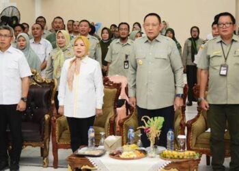 Gubernur Gusnar Ismail bersama Wagub Idah Syahidah RH menghadiri pertemuan silaturahim bersama BRMP Provinsi Gorontalo, Rabu (22/4). (foto: dok-pemprov)