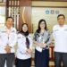 Foto bersama pengawas PAK, Petrus Tamon dan Pembimas Kristen dengan pihak SMAN 3 Gorontalo. (F. Istimewa)
