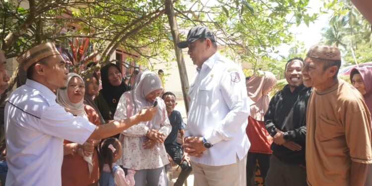 Kunjungi Warga Tranmigrasi di Pulubala, Gubernur Gusnar Terima Keluhan Harga Jagung