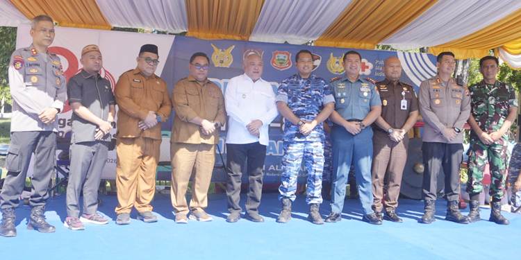 Anggota Komisi I Ramdan Liputo foto bersama dalam rangka Peringatan ke-80 HUT TNI Angkatan Udara Tahun 2026, yang dilaksanakan pada Selasa, (14/4).