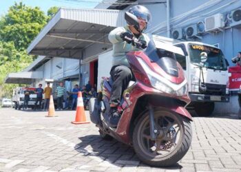 TORANG HONDA: Honda membagikan tips posisi berkendara nyaman agar tidak cepat lelah saat naik motor. (foto: dok-daw)