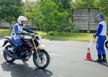 #CARI_AMAN: Pengendara perlu memahami teknik tambahan seperti engine brake untuk menjaga keamanan dan kenyamanan berkendara. (foto: dok-daw)