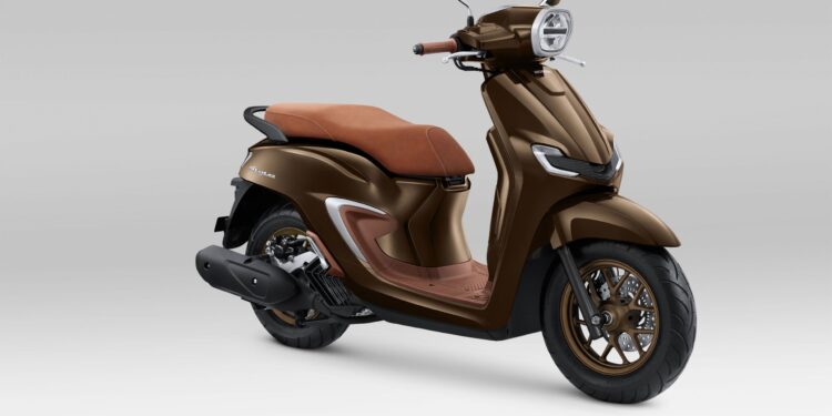 New Honda Stylo 160, Semakin Mewah dengan Warna Spesial Burgundy