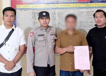 Penahanan Oknum Kepala Desa di salah satu desa di Kecamatan Buntulia, Kabupaten Pohuwato berinisial KR.