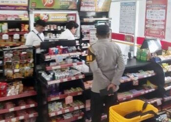 Salah satu minimarket di Kecamatan Telaga Biru, Kabupaten Gorontalo, diduga dibongkar oleh oknum yang tidak bertanggungjawab dan sementara diselidiki oleh personel Polres Gorontalo.