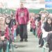 Rektor UNG Eduart Wolok bersama mahasiswa. (F. Istimewa)