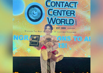 Wani Sabu saat menerima Lifetime Achievement Award di ajang Contact Center World 2025 di Bali.-Instagram Wani Sabu-