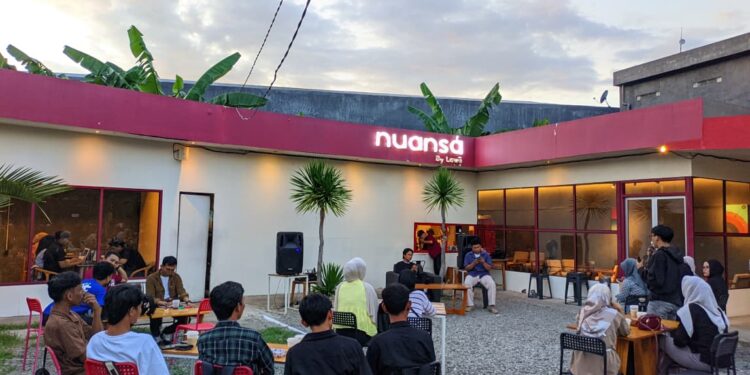 Tinggalkan Ruang Kelas, Mahasiswa UNG Dalami Technopreneurship Langsung di Kafe