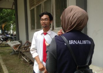 Ironi Pendidikan: Monolog “Jual Beli Gelar” Sentil Isu Sosial di Panggung Seni