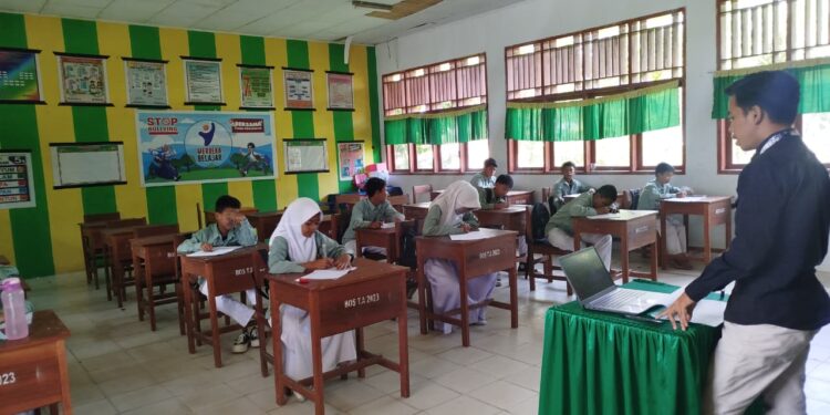 UNG Mengajar: Upaya Nyata Tingkatkan Mutu Pendidikan