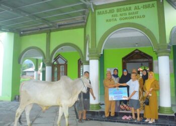 Adhan Bagikan Hewan Kurban ke Kecamatan, Lapas Klas II A Juga Ikut Kebagian