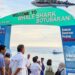 TERUS RAMAI: Para wisatawan saat mengunjungi lokasi wisata hiu paus, di pantai Botubarani, Gorontalo. Jumlah wisatawan baik domestik mau pun mancanegar terus meningkat. (foto: aviva/mg/ gorontalo post)