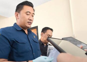 Kasat Reskrim Polresta Gorontalo Kota, AKP Akmal Novian Reza, saat jumpa pers bersama awak media di Polresta Gorontalo Kota, Selasa(12/5) (Foto. Natharahman/ Gorontalo Post)